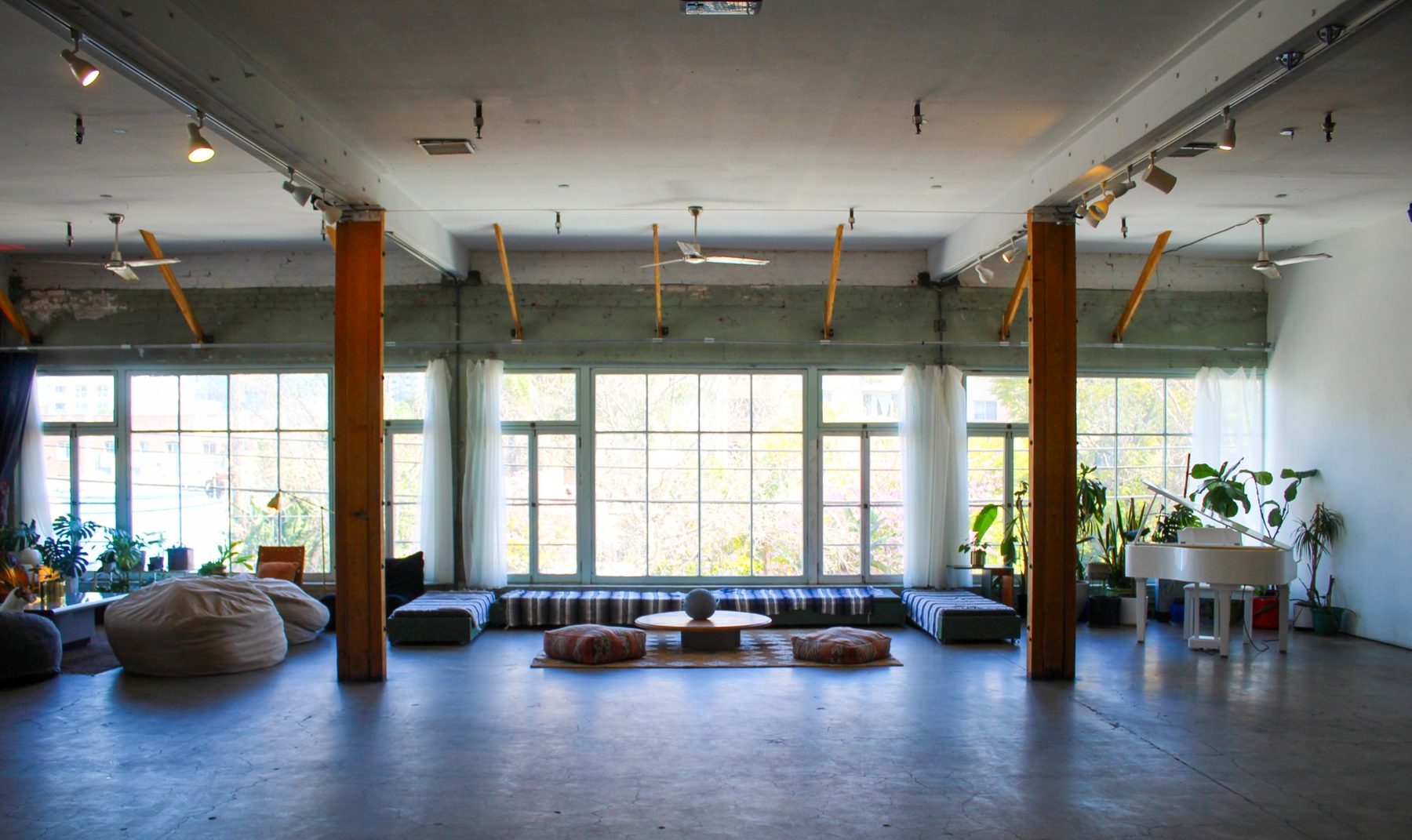 LINT Studio A — The Loft
